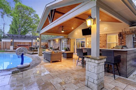 pool house with covered porch